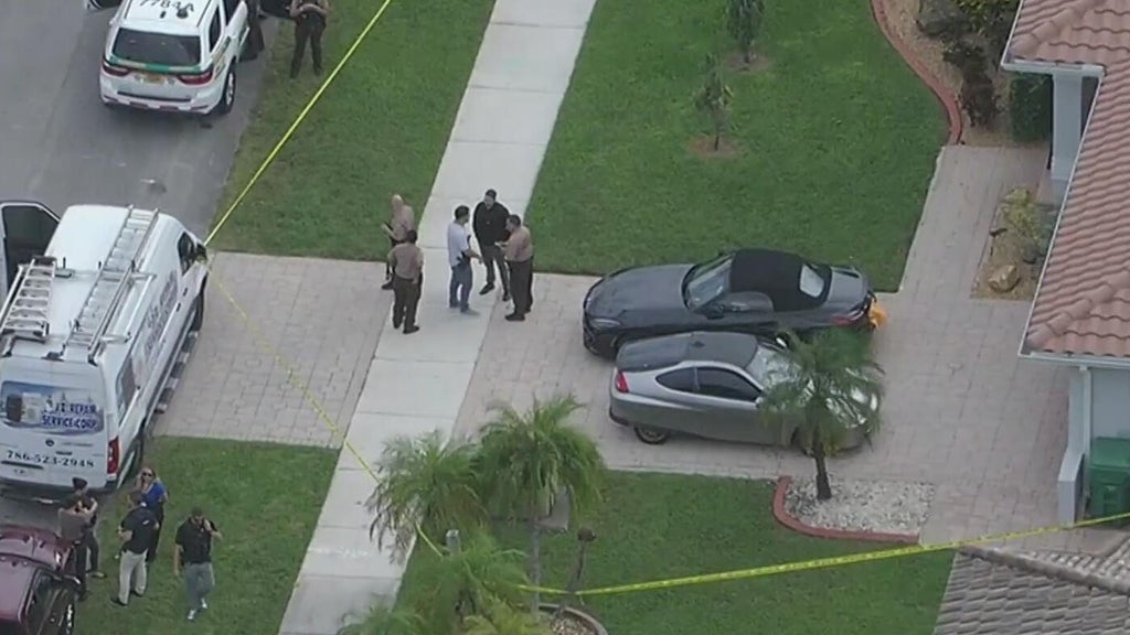 Man dead, woman hospitalized after domestic shooting in southwest Miami-Dade neighborhood, deputies say — CBS Miami, Venice Health news