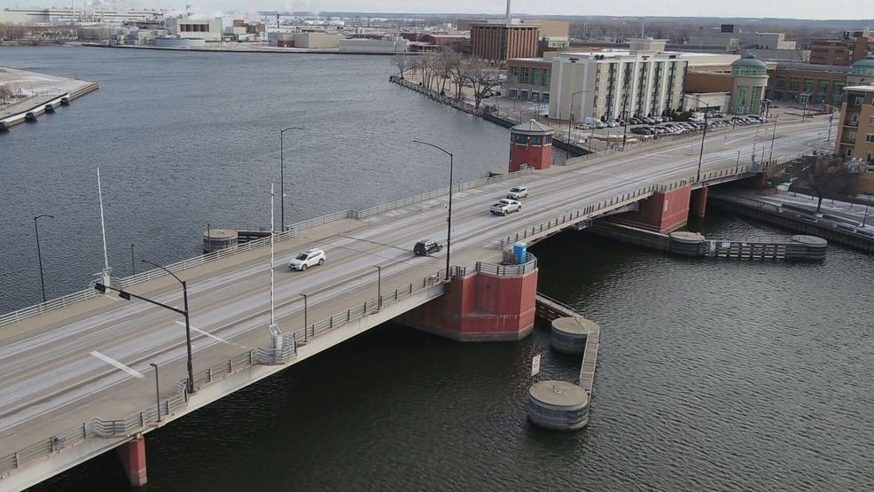 Ray Nitschke Memorial Bridge in Green Bay reopens a week early after repairs — Fox 11 Green Bay Local, Venice Community news