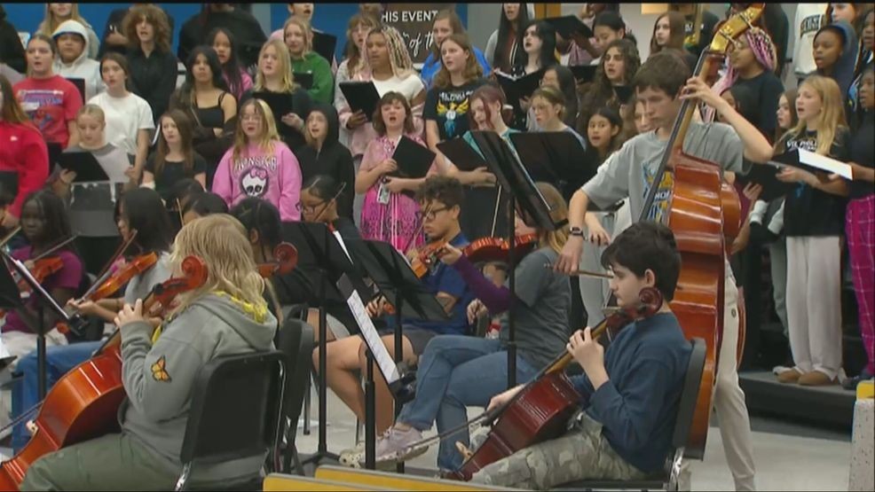 Vel Phillips Middle School choir students get a taste of mariachi music from San Jose — Fox 11 Green Bay Local