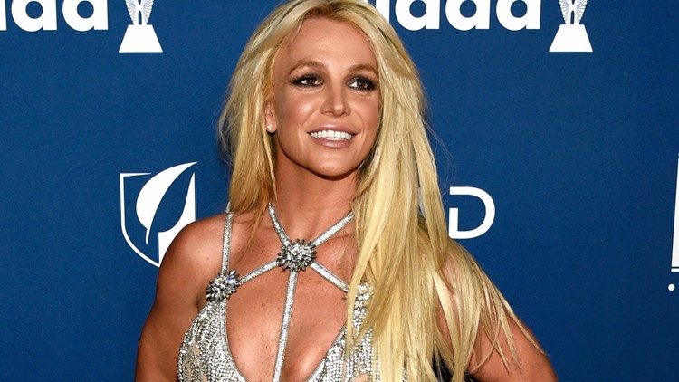 Britney Spears visits Dollywood for the first time — WTSP Entertainment Tampa Bay, Venice Arts news