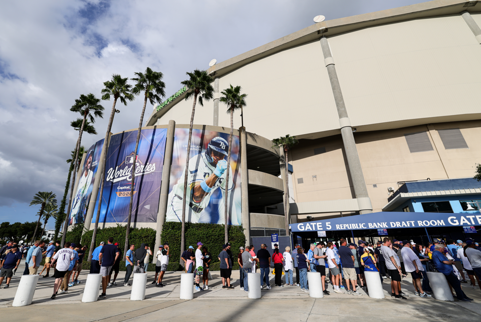 World Series, Game 3 live updates: Tampa Bay Rays vs. Milwaukee Brewers — FOX 13 Sports Tampa Bay, Venice Sports news
