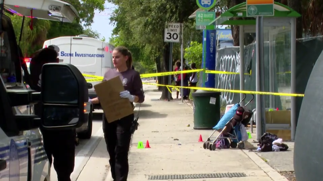 Attacker, victim injured in stabbing at Miami bus stop — WSVN 7 Miami-Dade, Venice Community news